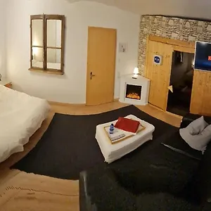 Schoenste Lage Am Rhein In Unmittelbarer Stadtnaehe, Duitsland